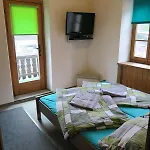 Snowbunnys Backpackers *