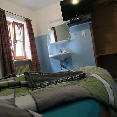 Snowbunnys Backpackers Hostel