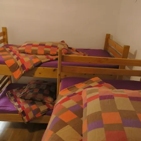 Snowbunnys Backpackers Hostel