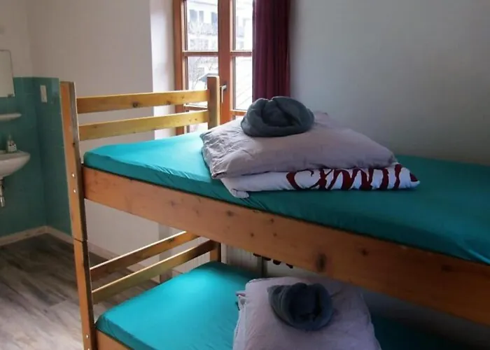 Snowbunnys Backpackers Hostel