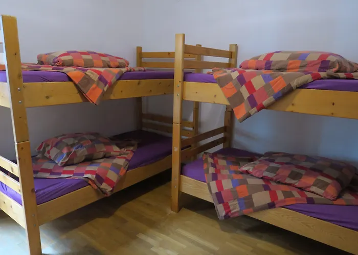 Snowbunnys Backpackers קיצביהל