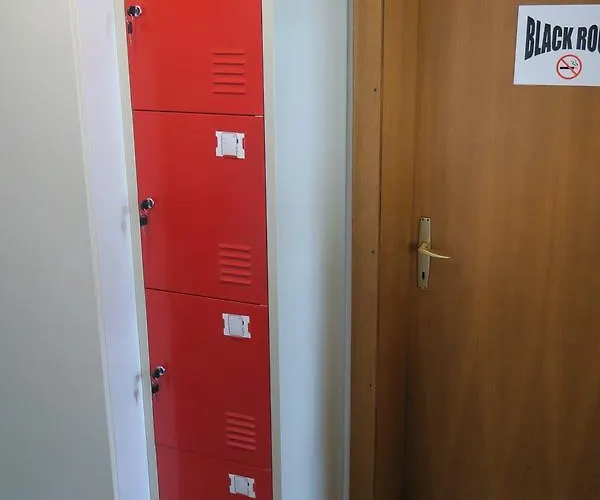 Snowbunnys Backpackers קיצביהל