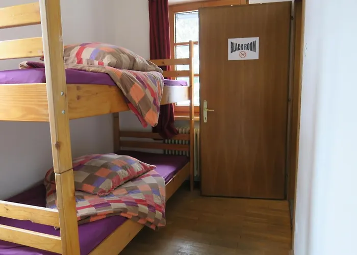 Snowbunnys Backpackers קיצביהל