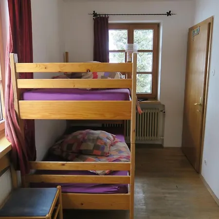Snowbunnys Backpackers Hostal *