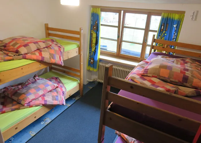 Snowbunnys Backpackers *