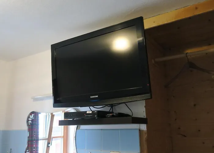 Snowbunnys Backpackers *